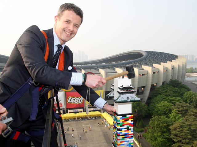 World's tallest Lego tower built in Seoul