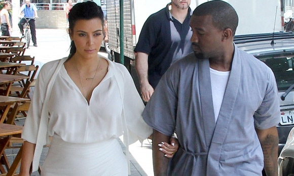 Pregnant Kim Kardashian 