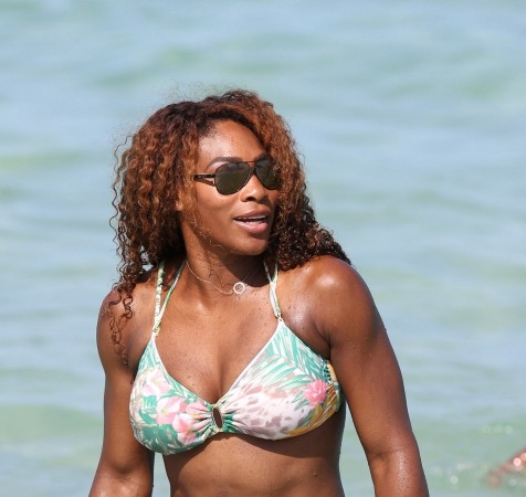 Serena Williams flaunts in miami beach